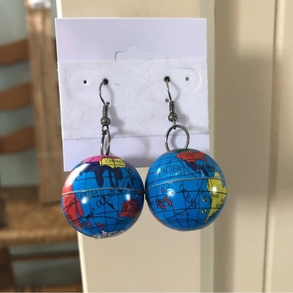New PLANET EARTH earrings. NWOT - Picture 2 of 2